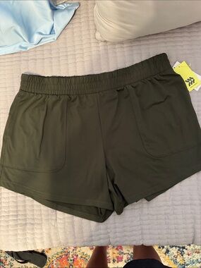 Old Navy - all in motion Olive Green Athletic Elastic-Waist Shorts- L